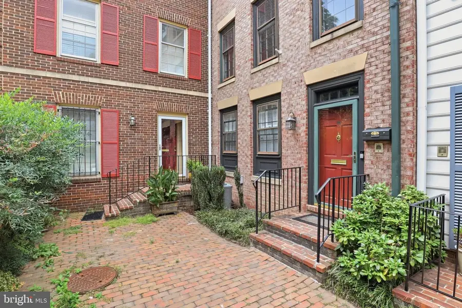 330 N Pitt St, Alexandria, VA 22314 - #2