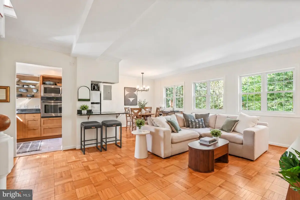 1919 N Quaker Ln, Alexandria, VA 22302 - #1