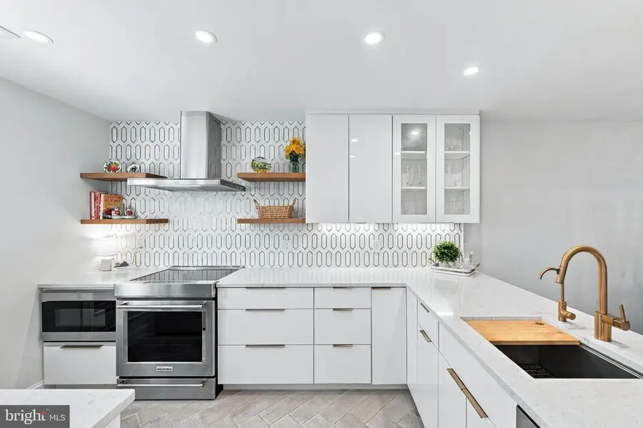 126 N Union St, Alexandria, VA 22314 - #2