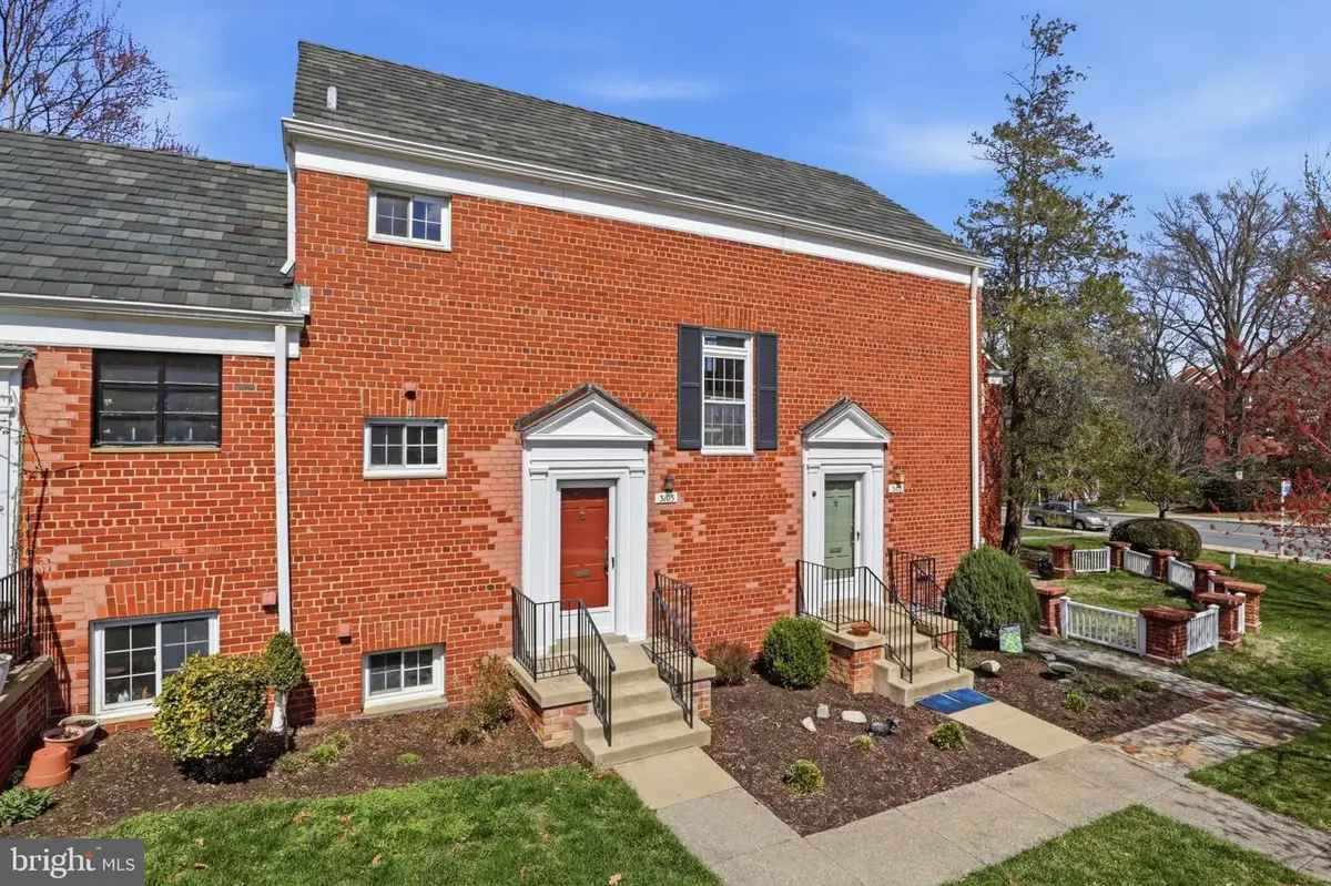 3105 Martha Custis Dr, Alexandria, VA 22302 - #1