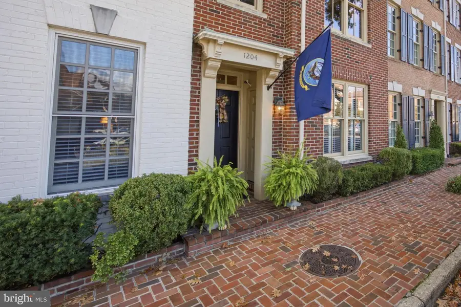 1204 N Pitt St, Alexandria, VA 22314 - #3