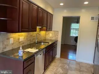 13 E Cliff St, Alexandria, VA 22301 - #3