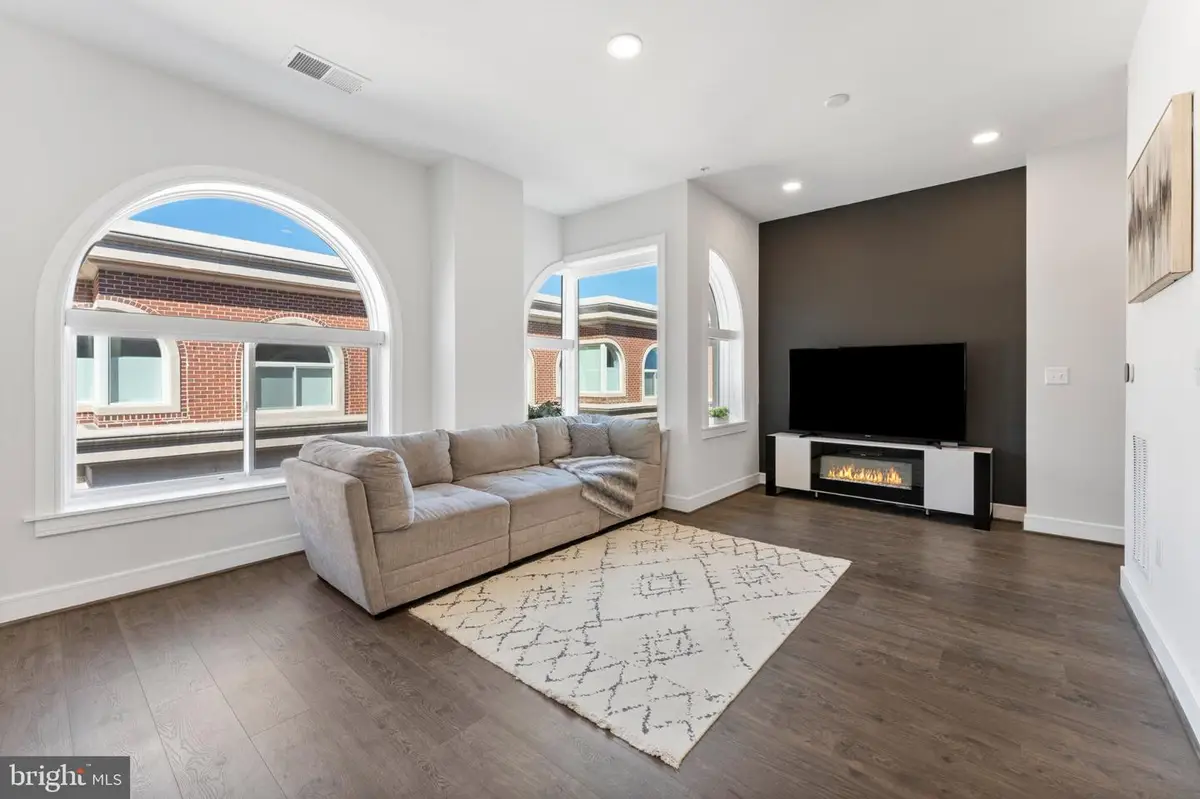 635 Slaters Ln #405, Alexandria, VA 22314 - #1