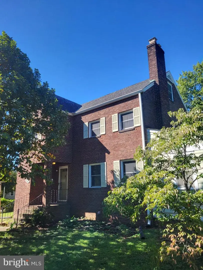 2200 & 2202 Scroggins Rd, Alexandria, VA 22302 - #1