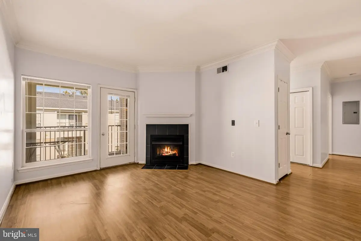 4860 Eisenhower Ave #489, Alexandria, VA 22304 - #1