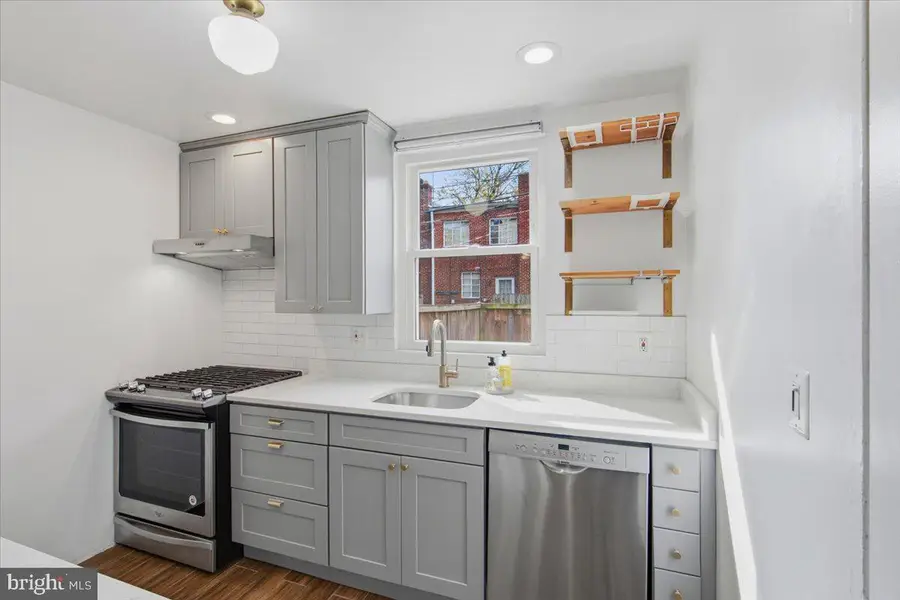 122 Dale St, Alexandria, VA 22305 - #2