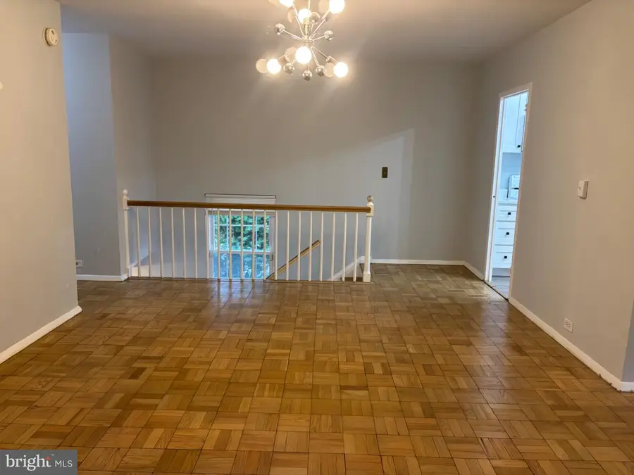 3302 Coryell Ln, Alexandria, VA 22302 - #2
