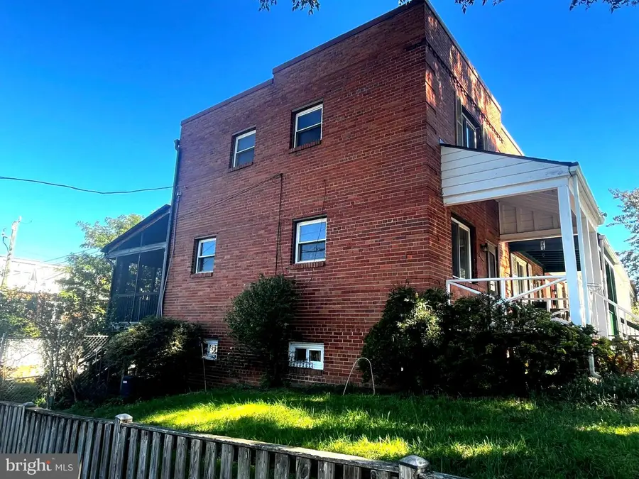 200 Lynhaven Dr, Alexandria, VA 22305 - #2