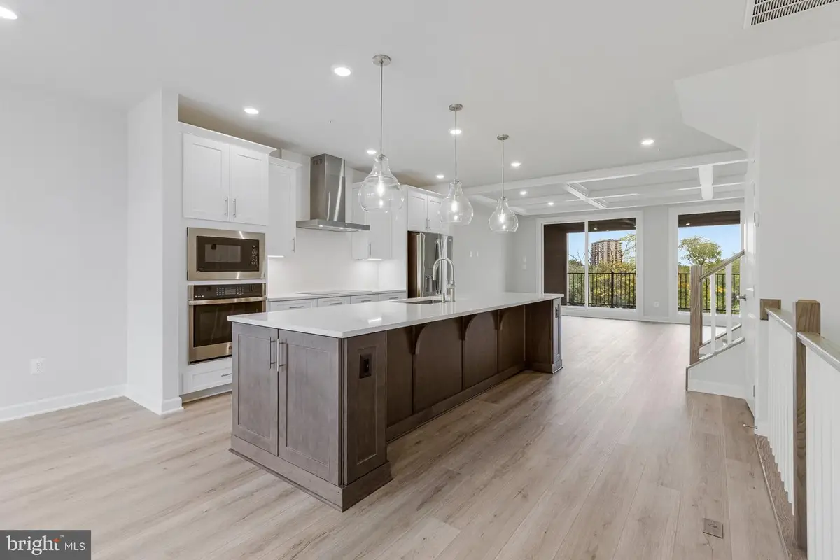 5961 Lookout Ave #201, Alexandria, VA 22304 - #1