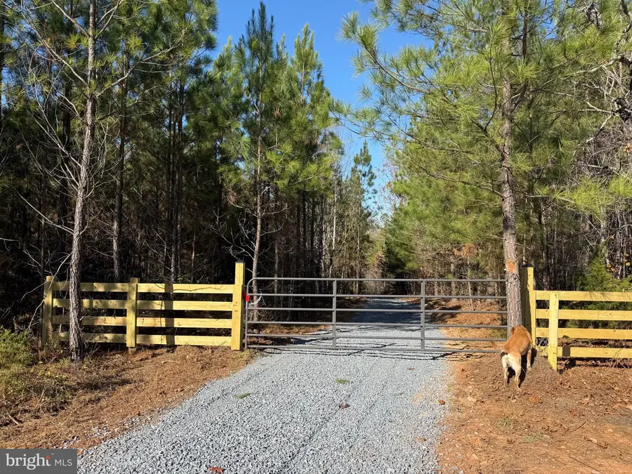 1 Hardware Rd, Arvonia, VA 24562 - Image #2