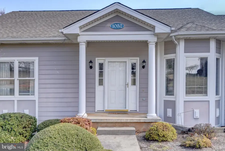 1052 8th Fairway Ln, Huddleston, VA 24104 - #2