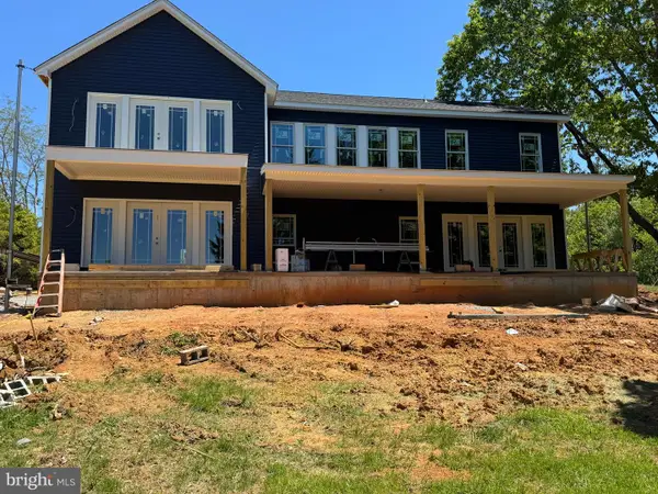 500 Surfside Dr, MONETA, VA 24121