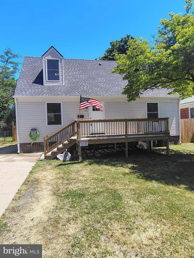 903 Hamilton Ave, Colonial Heights, VA 23834 - #2