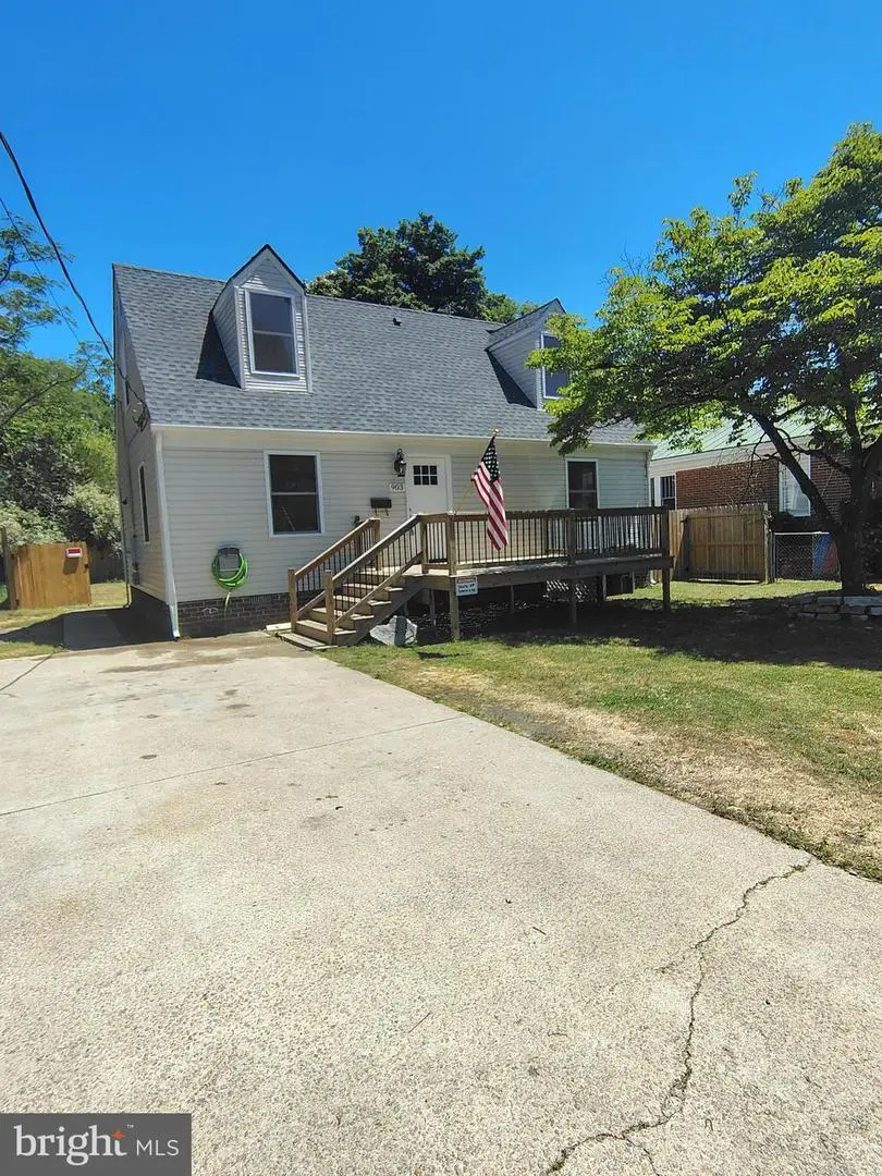 903 Hamilton Ave, Colonial Heights, VA 23834 - #3