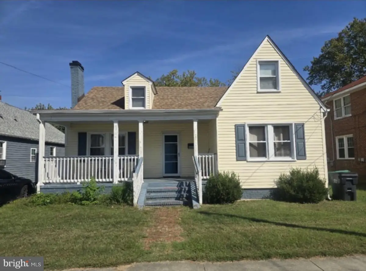 421 Hamilton Ave, Colonial Heights, VA 23834 - #1