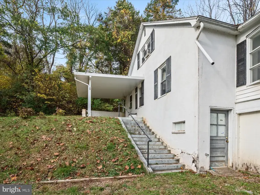 1621 Lockes Mill Road Rd, Berryville, VA 22611 - Image #2