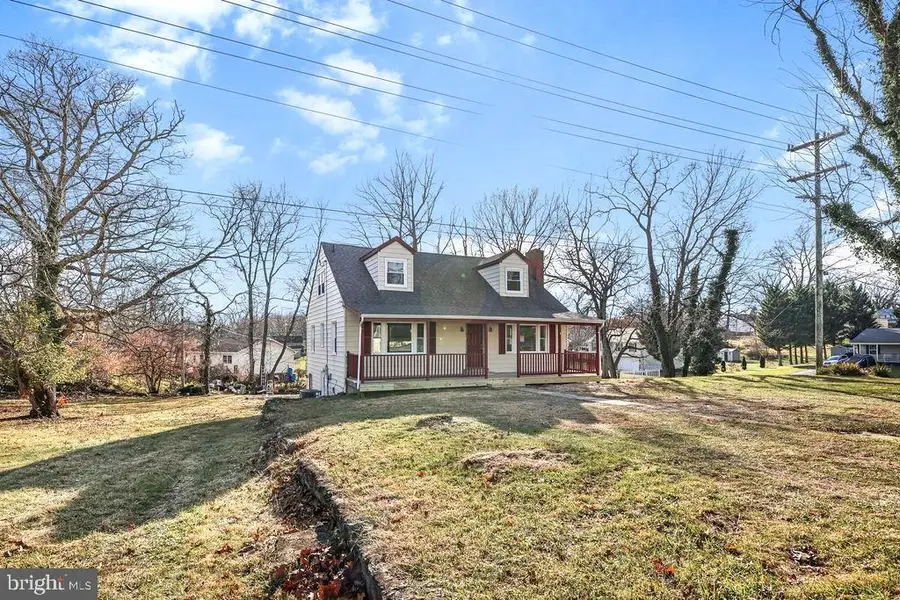 201 N Greenway Ave, Boyce, VA 22620 - Image #2
