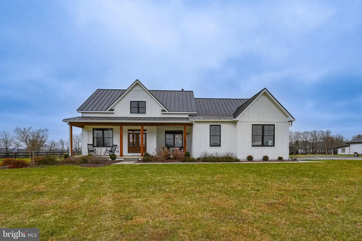 165 Ancient Oak Ln, Berryville, VA 22611 - Image #1