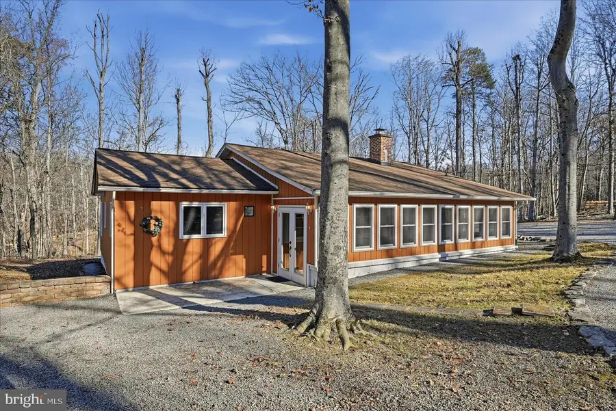 558 Hemlock Ln, Bluemont, VA 20135 - Image #2