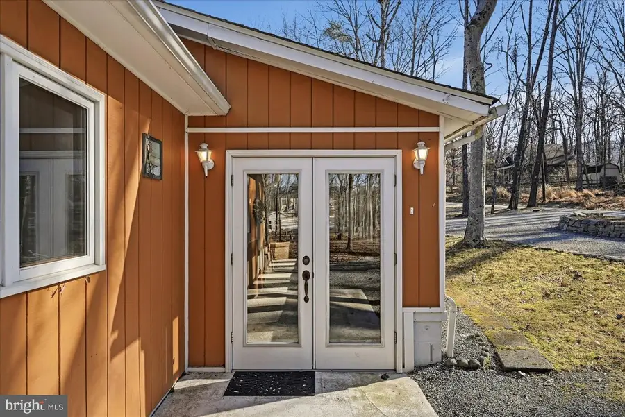 558 Hemlock Ln, Bluemont, VA 20135 - Image #3