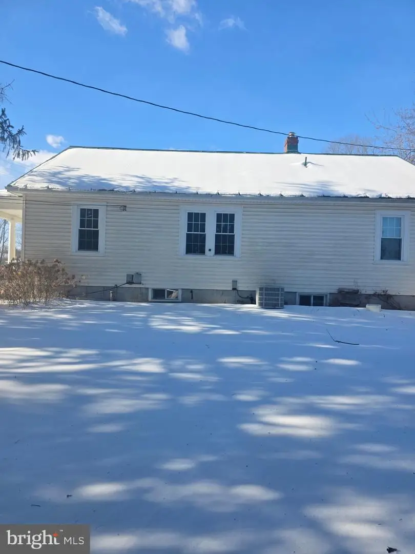 11 Virginia Ave, Boyce, VA 22620 - #2