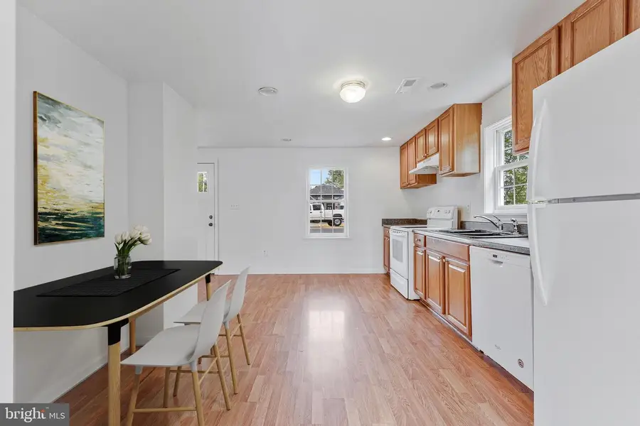 306 N Buckmarsh St, Berryville, VA 22611 - #3