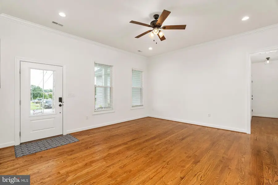 421 Ridge Rd, Berryville, VA 22611 - #2