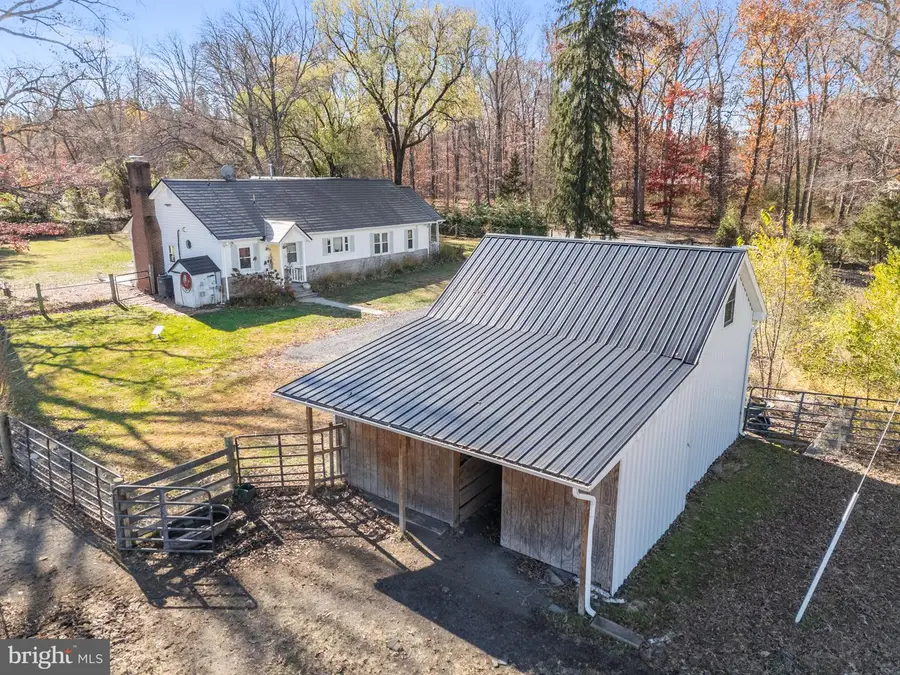 18321 Carrico Mills Rd, Stevensburg, VA 22741 - Image #2