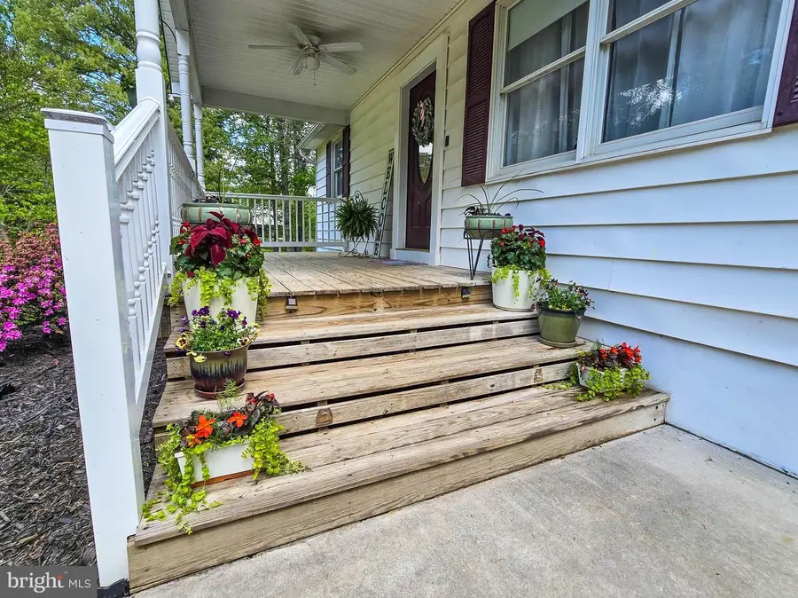 6235 Scottsville Rd, Jeffersonton, VA 22724 - #3