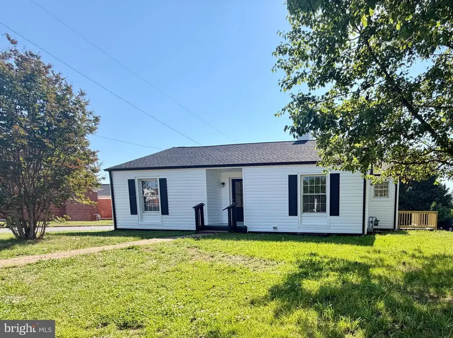909 Hendrick St, Culpeper, VA 22701 - #2