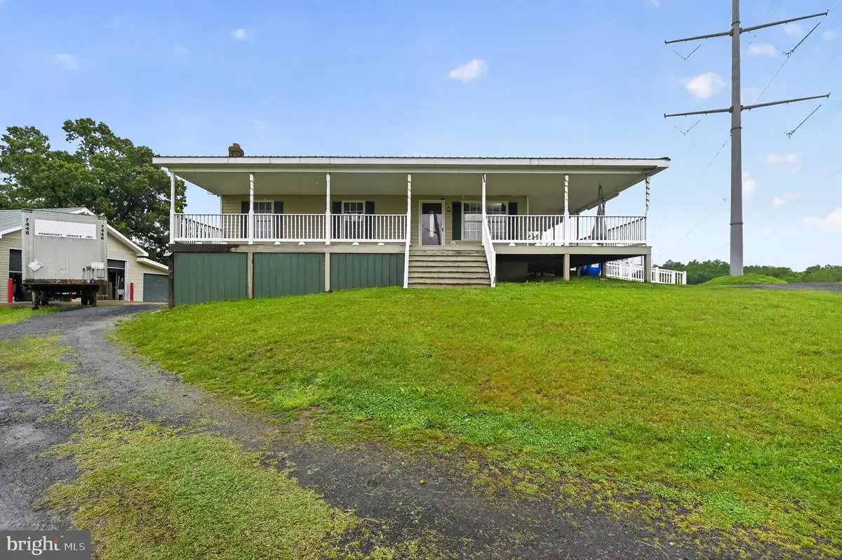 18628 Springs Rd, Jeffersonton, VA 22724 - #1