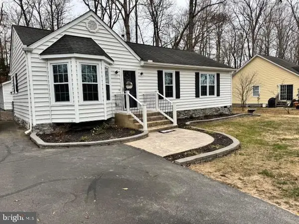 210 Remington Dr, RUTHER GLEN, VA 22546