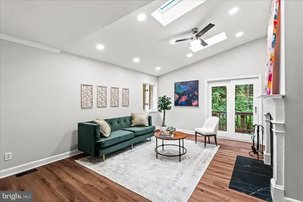 370 Land Or Dr, RUTHER GLEN, VA 22546