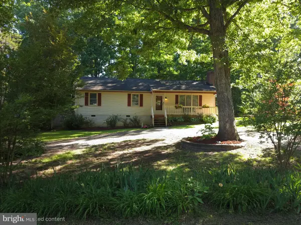733 Canterbury Dr, RUTHER GLEN, VA 22546