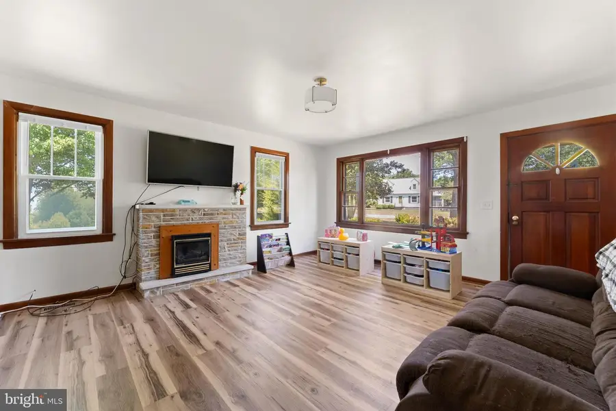 9256 Stonewall Jackson Rd, Woodford, VA 22580 - #2