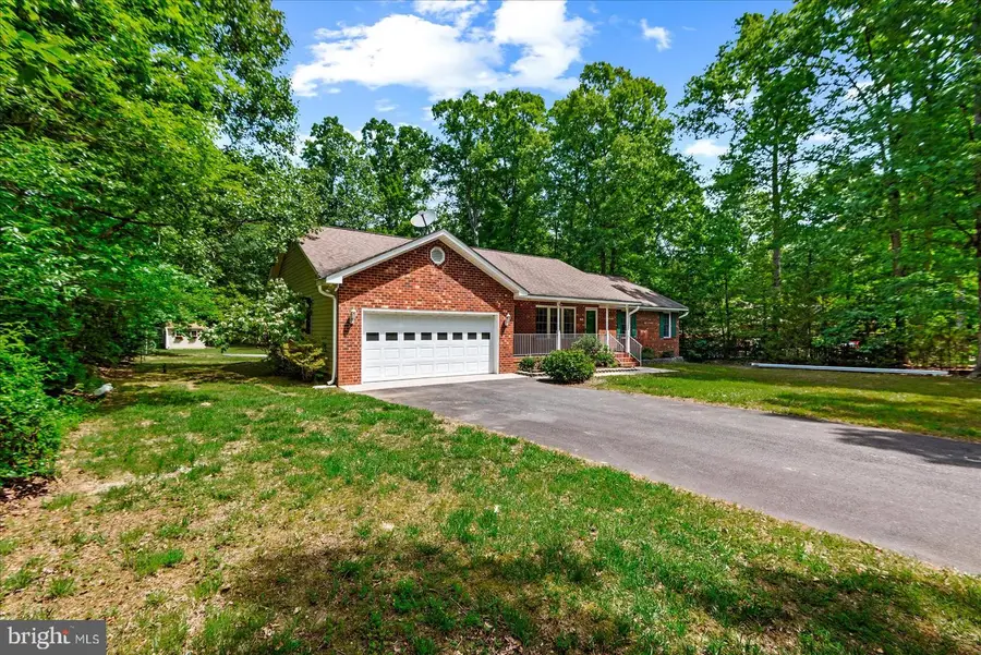 18084 Harding Dr, Bowling Green, VA 22427 - #3