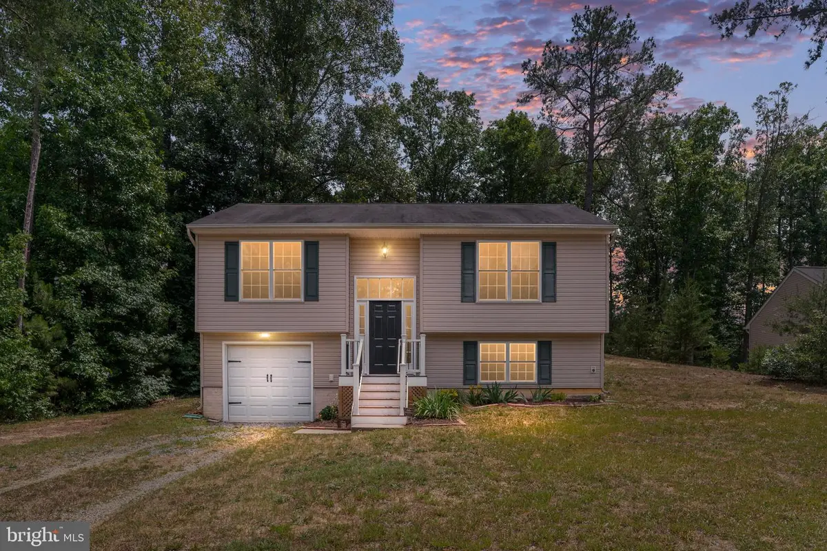 13354 Julien St, Woodford, VA 22580 - #1