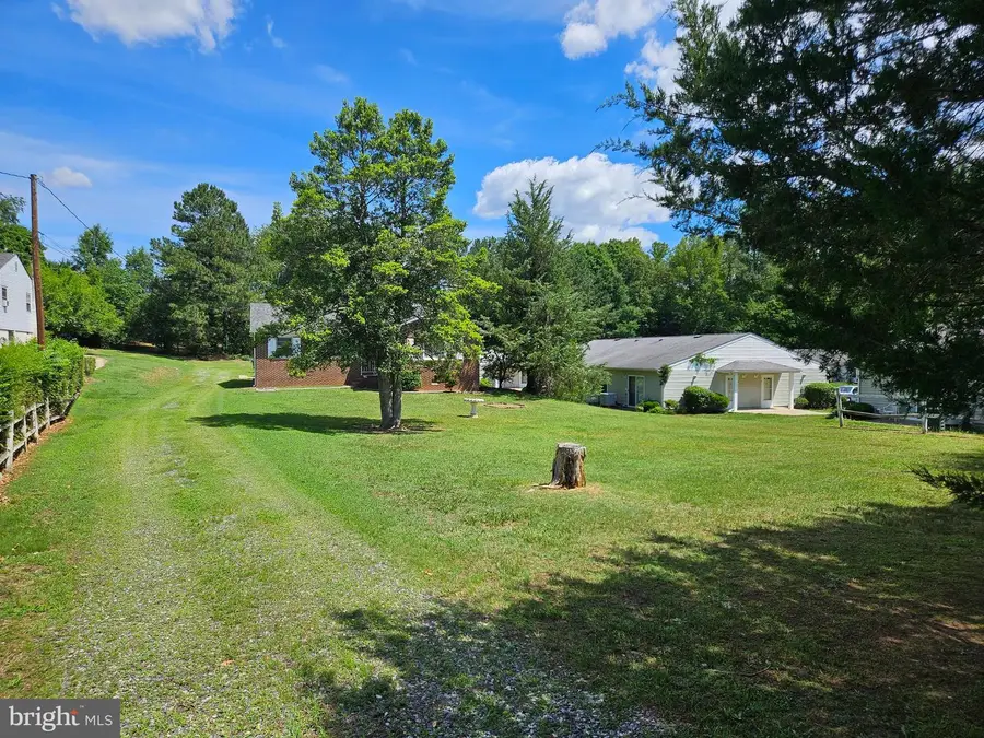 147 Chase St, Bowling Green, VA 22427 - #3