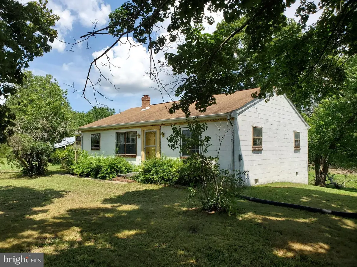 24323 Bagby Rd, Bowling Green, VA 22427 - #1