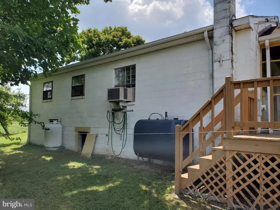 24323 Bagby Rd, Bowling Green, VA 22427 - #3