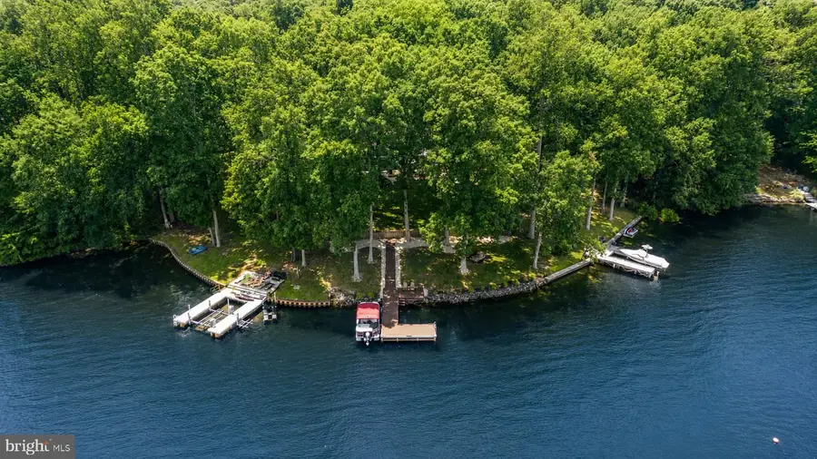 280 Lake Caroline Dr, Ruther Glen, VA 22546 - #2