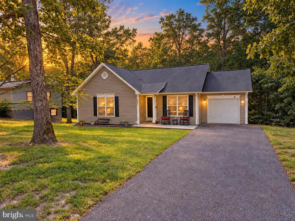 205 Land Or Dr, Ruther Glen, VA 22546 - #1