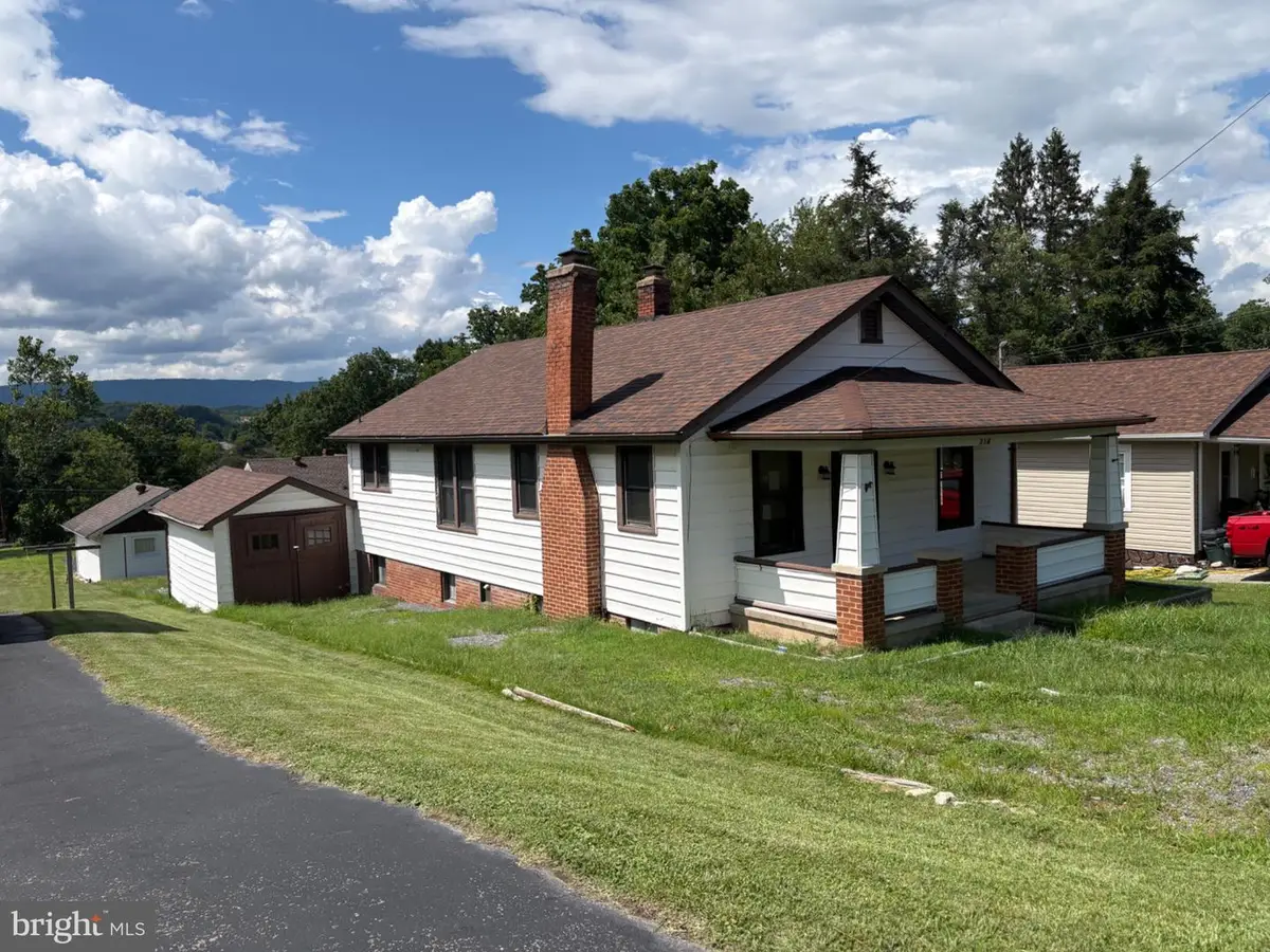 314 E Pennsylvania St, Covington, VA 24426 - #1