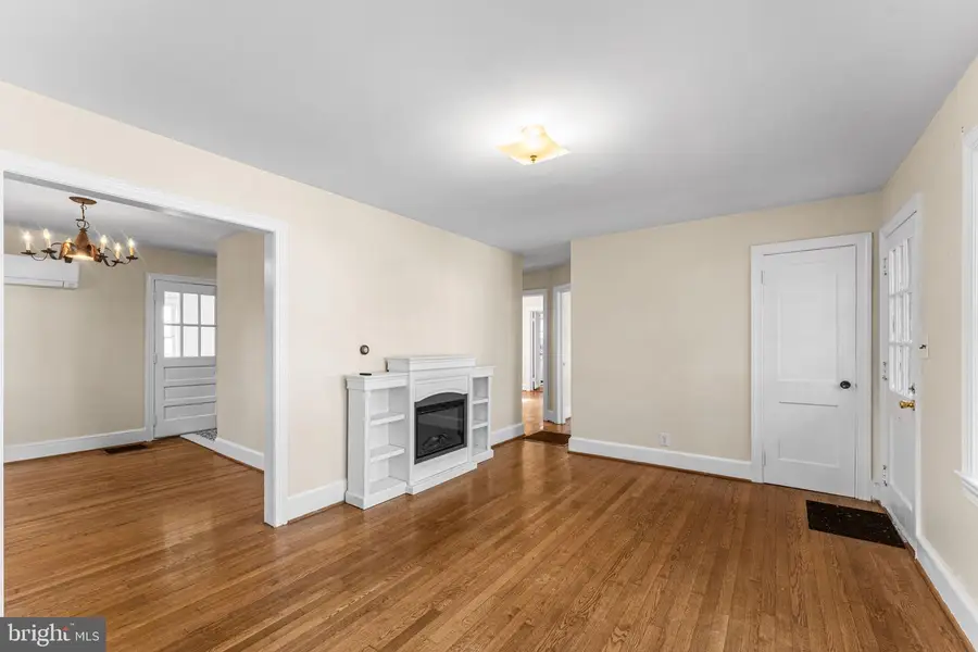 808 Daingerfield St, Tappahannock, VA 22560 - #3