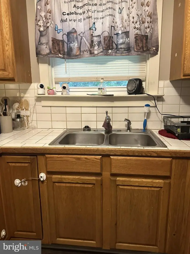 622 Essex St, Tappahannock, VA 22560 - #3