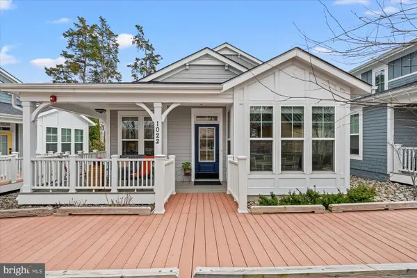 1022 Railroad Ave #4, FALLS CHURCH, VA 22046