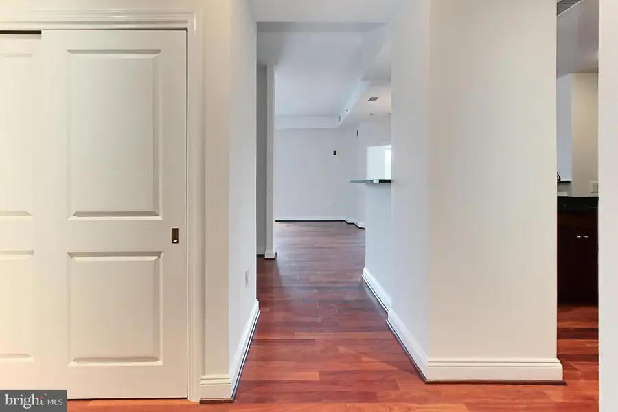 513 W Broad St #711, Falls Church, VA 22046 - #3