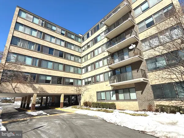 600 Roosevelt Blvd #611, FALLS CHURCH, VA 22044