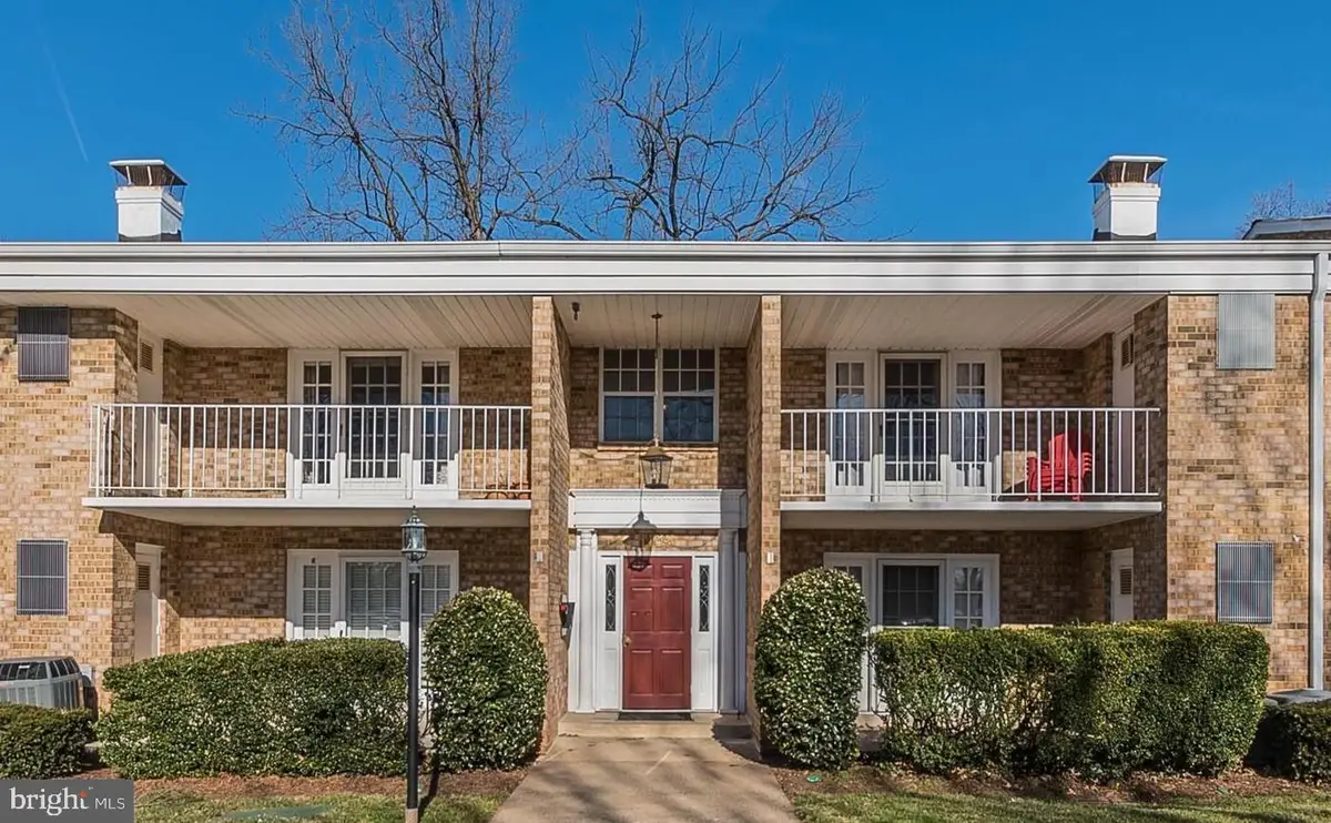 1138 S Washington St #204, Falls Church, VA 22046 - #1