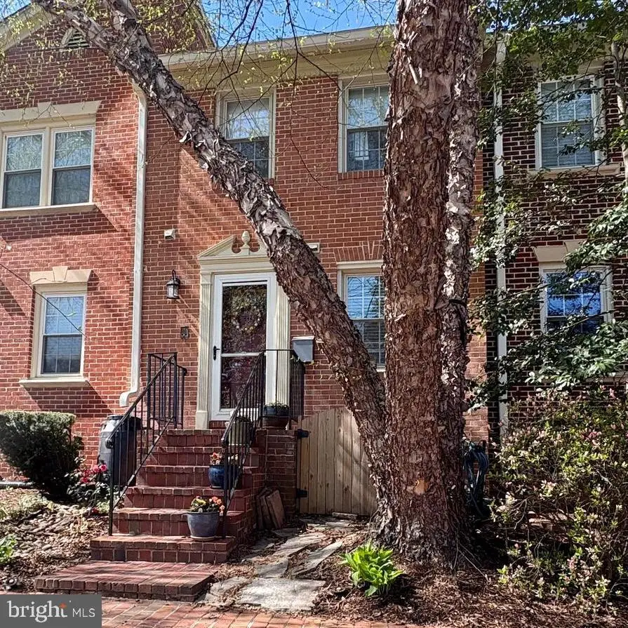 115 Great Falls St #7, Falls Church, VA 22046 - #2